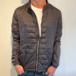 Woolrich Jacka - Extremt snygg jacka ifrån WOOLRICH | Strl - S | Skick - 9/10 | Nypris - ca 2000kr | Vid minsta lilla fundering är det bara att skriva!