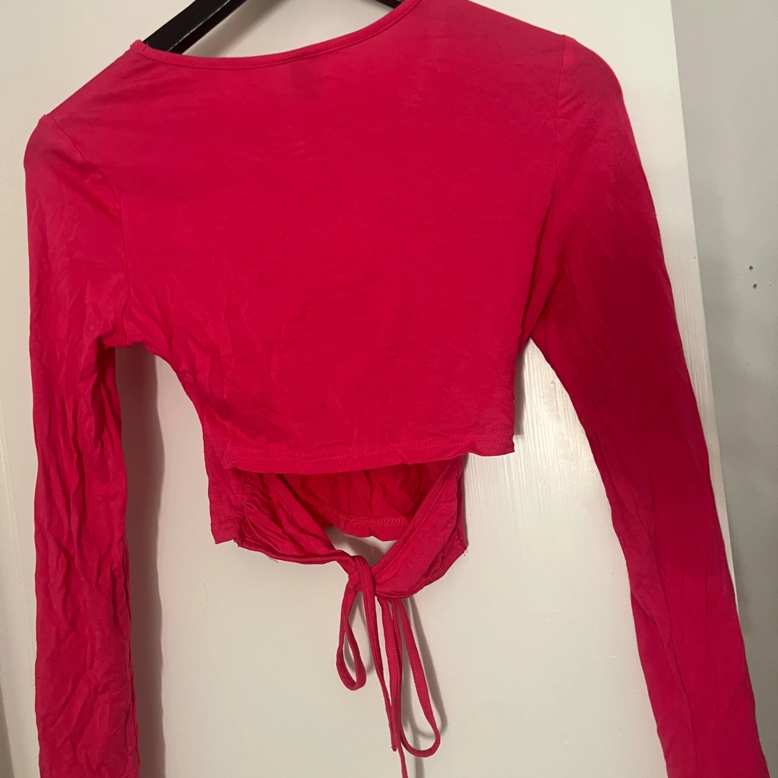 Rosa croppad topp med knyt från SHEIN - 1