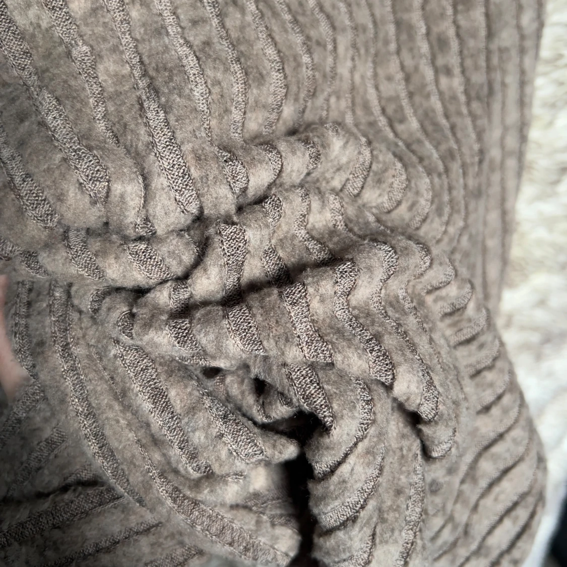 Ribbad beige långärmad tröja - 3