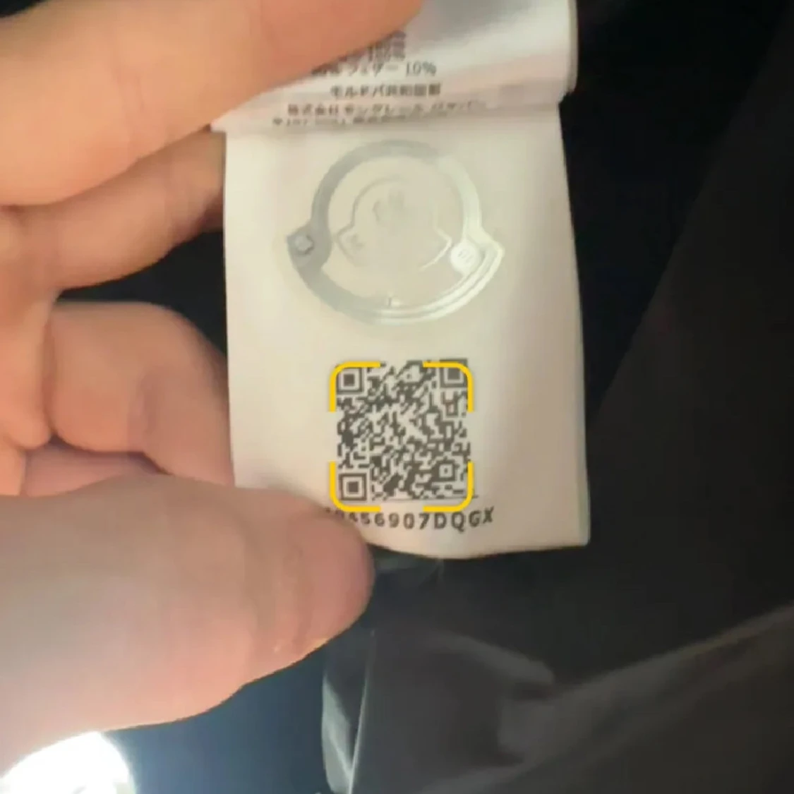 Svart M pufferjacka med huva - 1