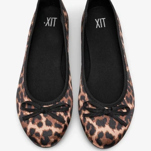 Ballerina, leopard  - Ballerinaskor i leopardmönster med rosett, oöppnade från förpackning! 🐆