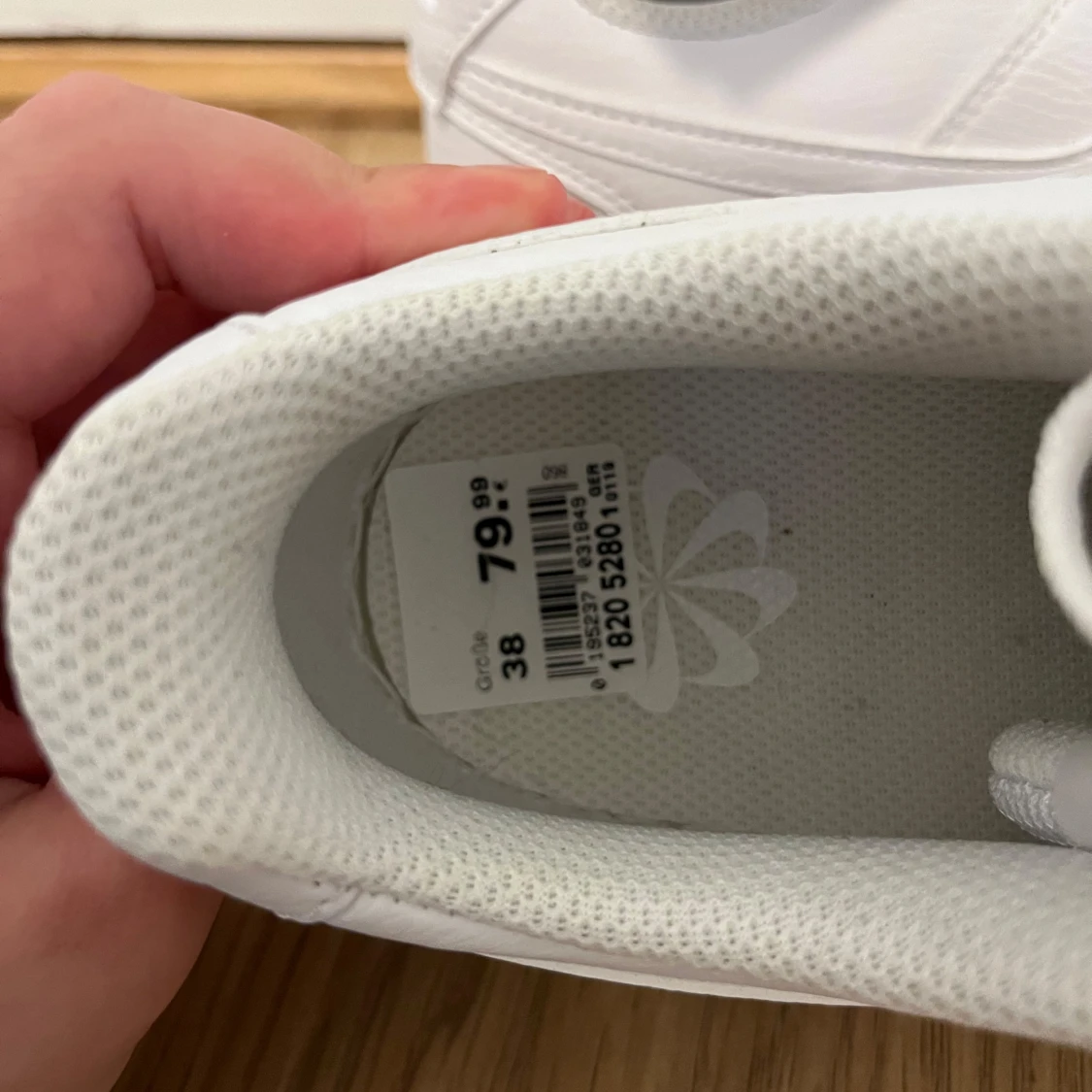 Vita sneakers från Nike , storlek 38 - 1