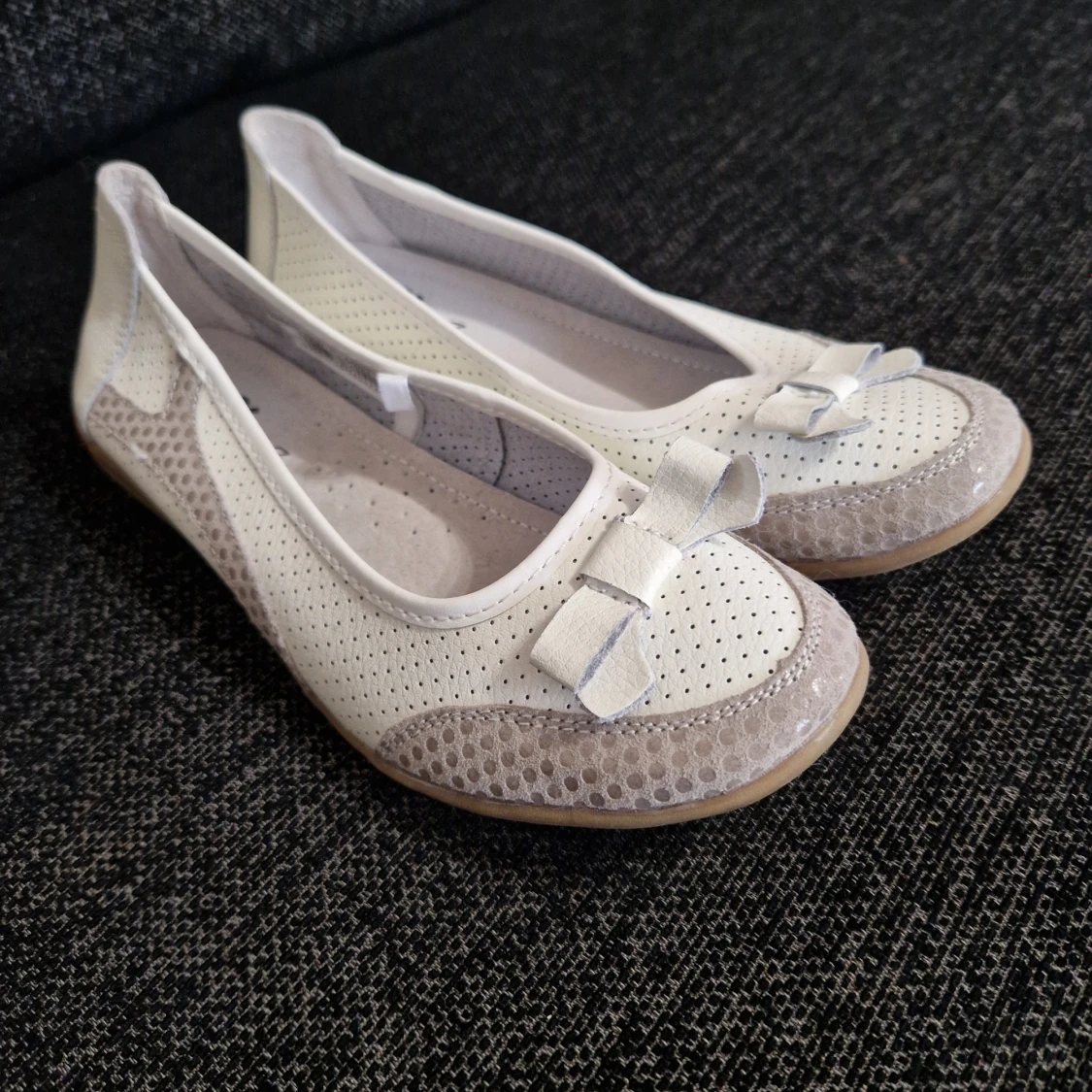 Nya damskor, ballerinaskor, skinn, läder storlek 38