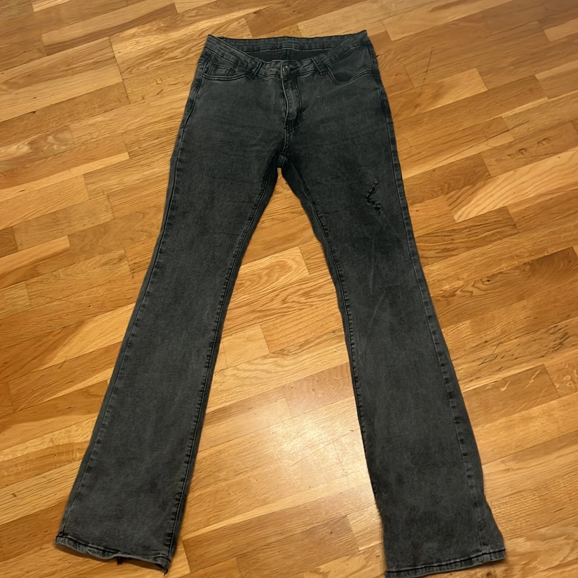 Lågmidjade grå bootcut jeans - 3