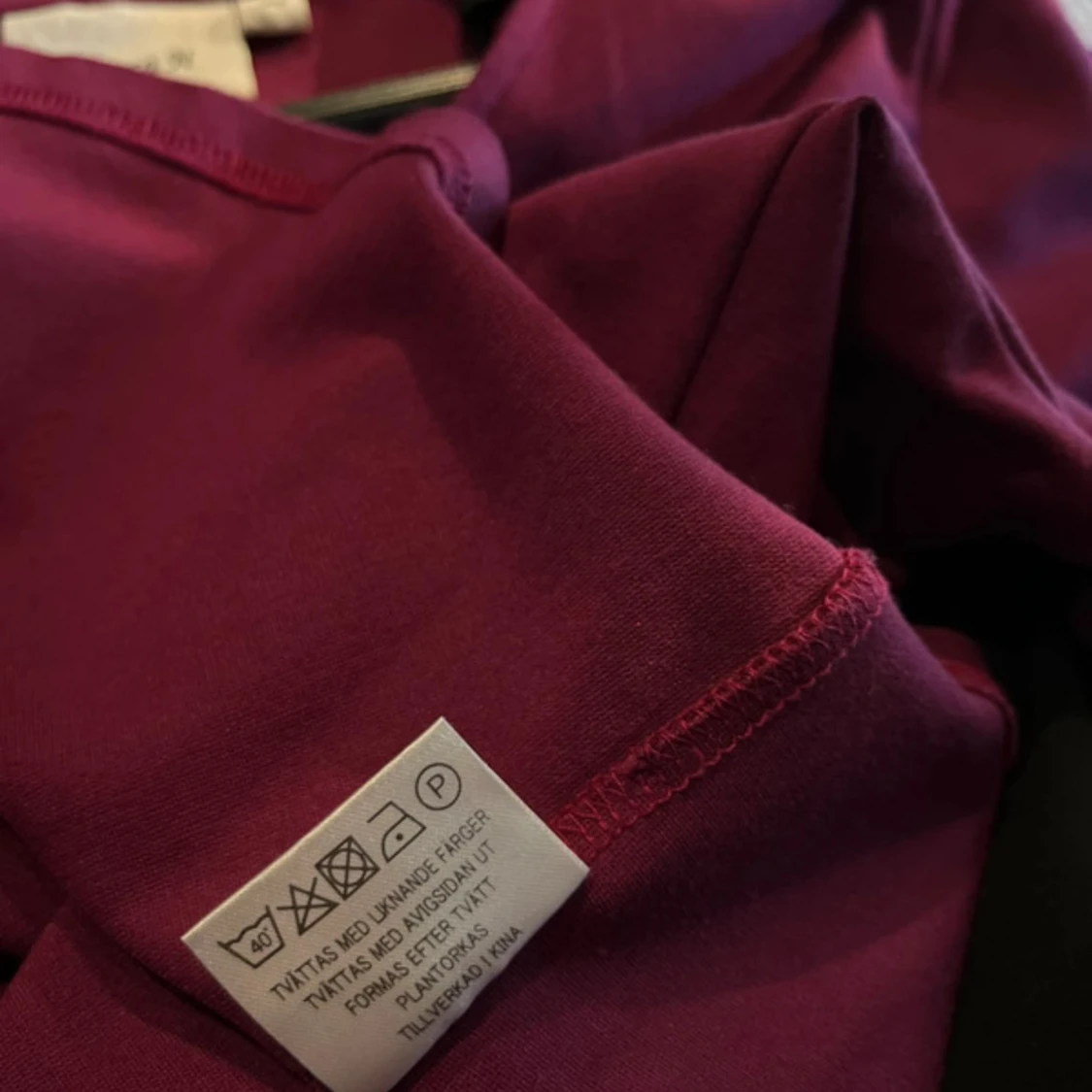 Plommonlila kofta med dragkedja  - 4