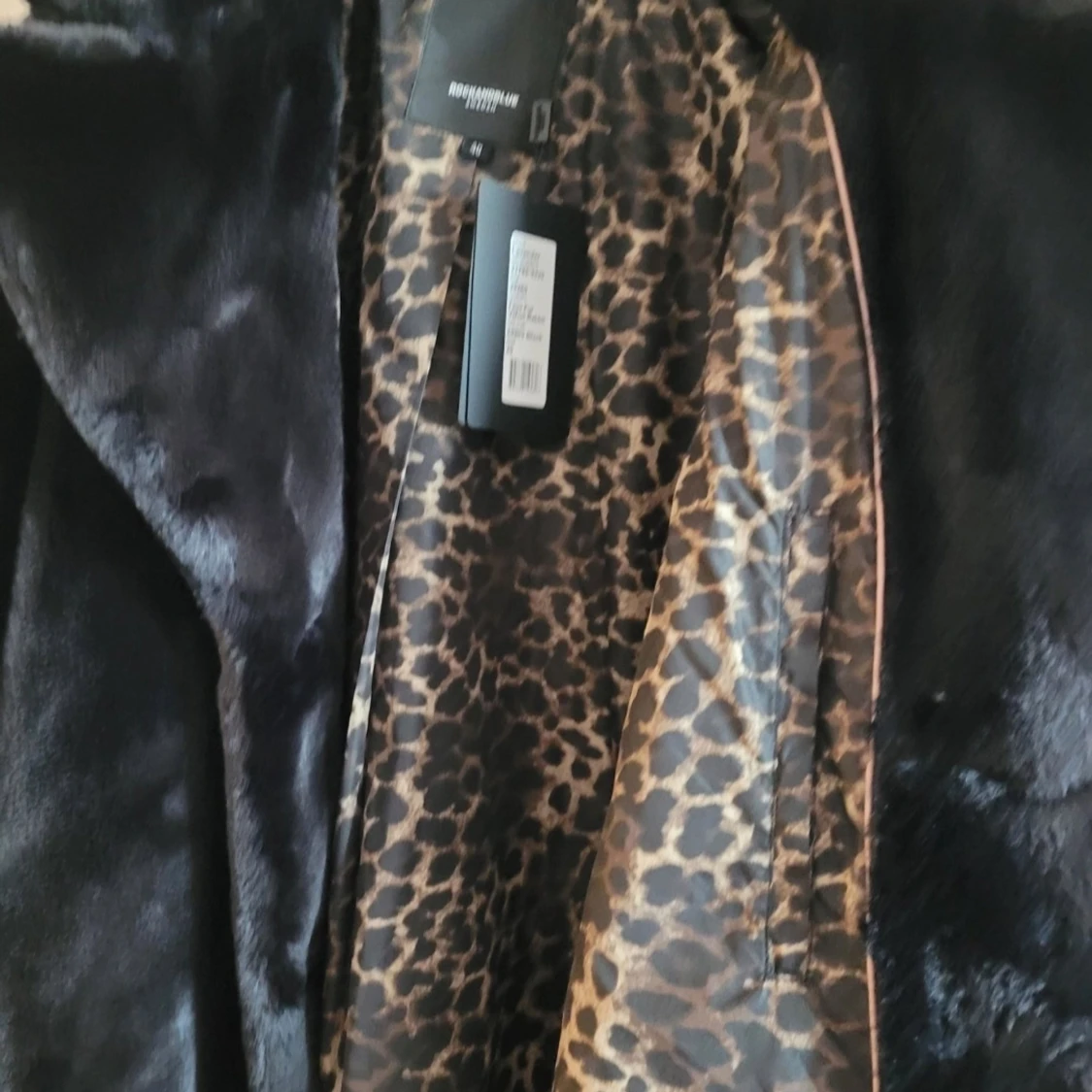 Svart pälsjacka från Rockandblue - 2