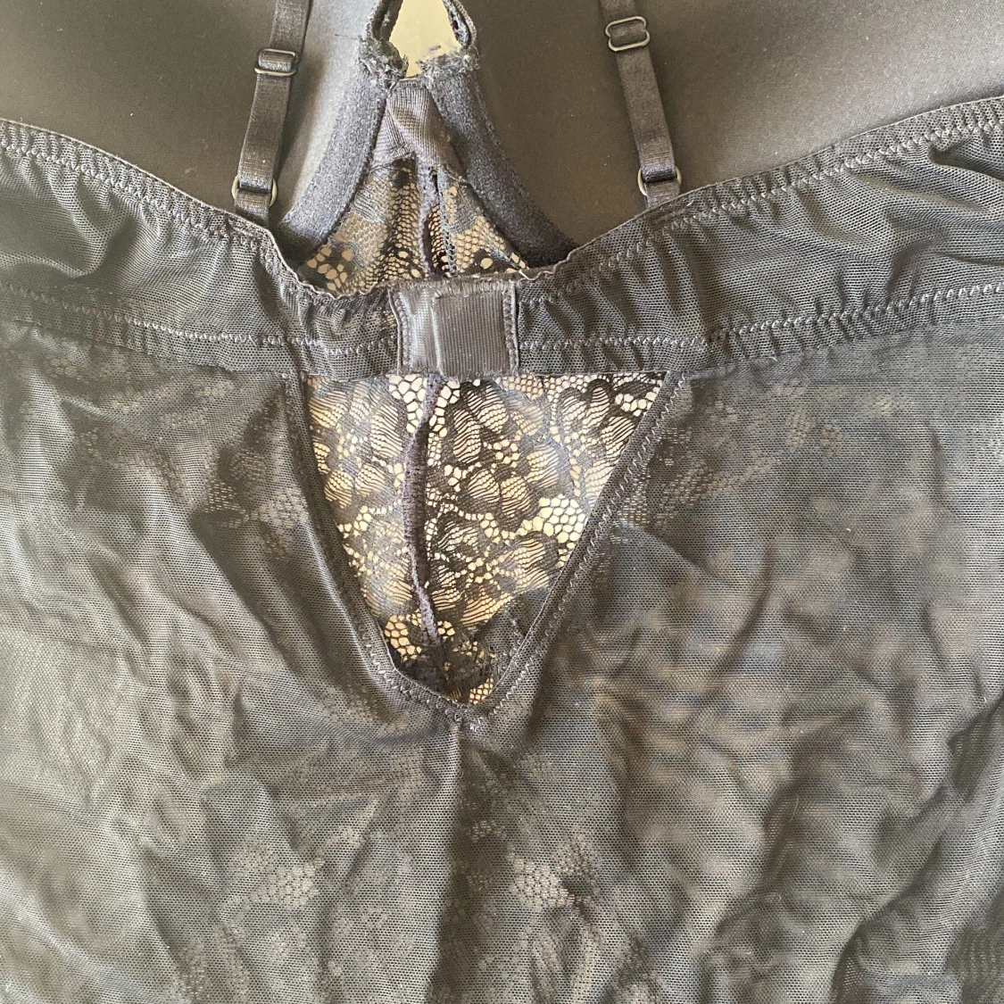 Svart spetsig korsettbody med bygel - 2