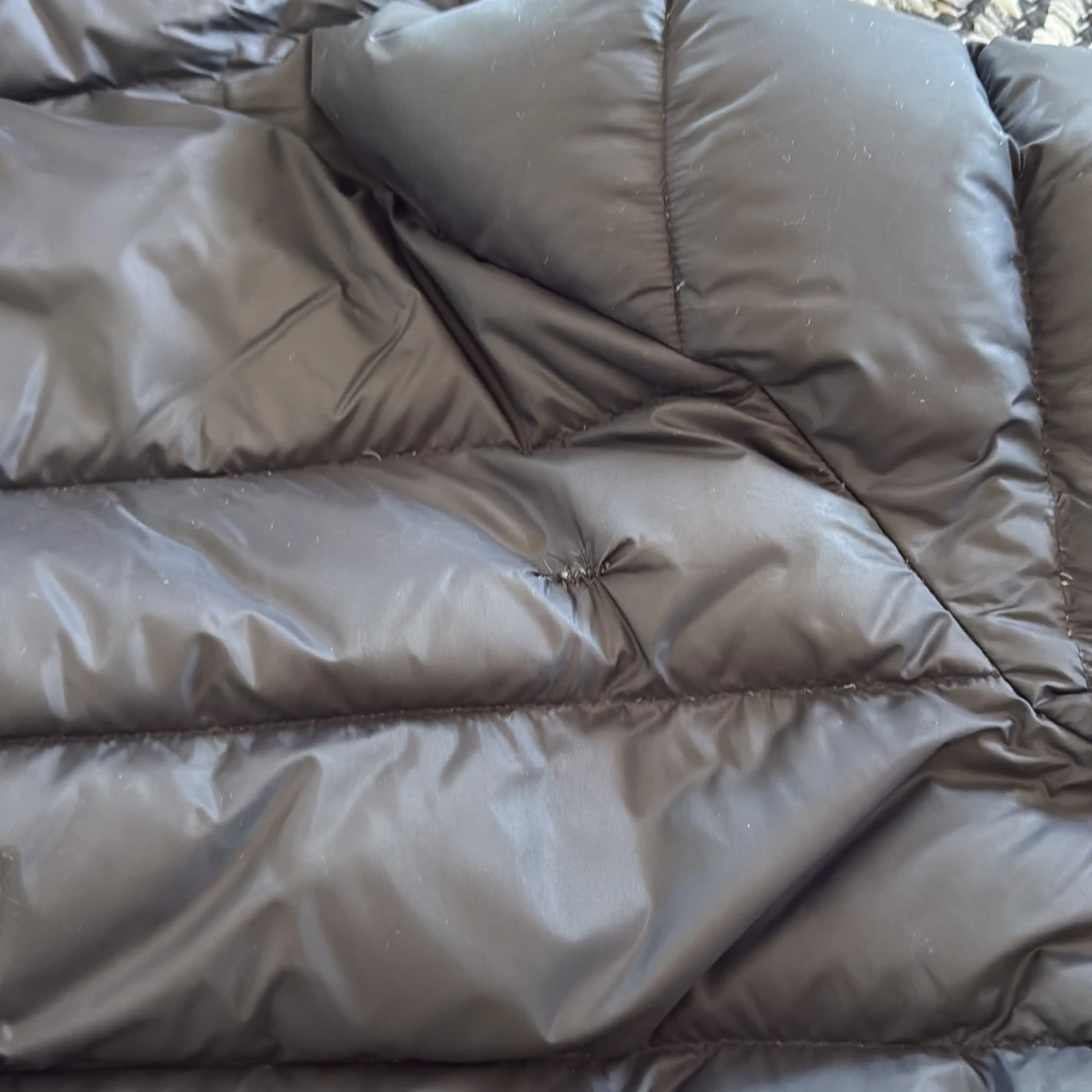 Svart pufferjacka från Peak Performance - 4