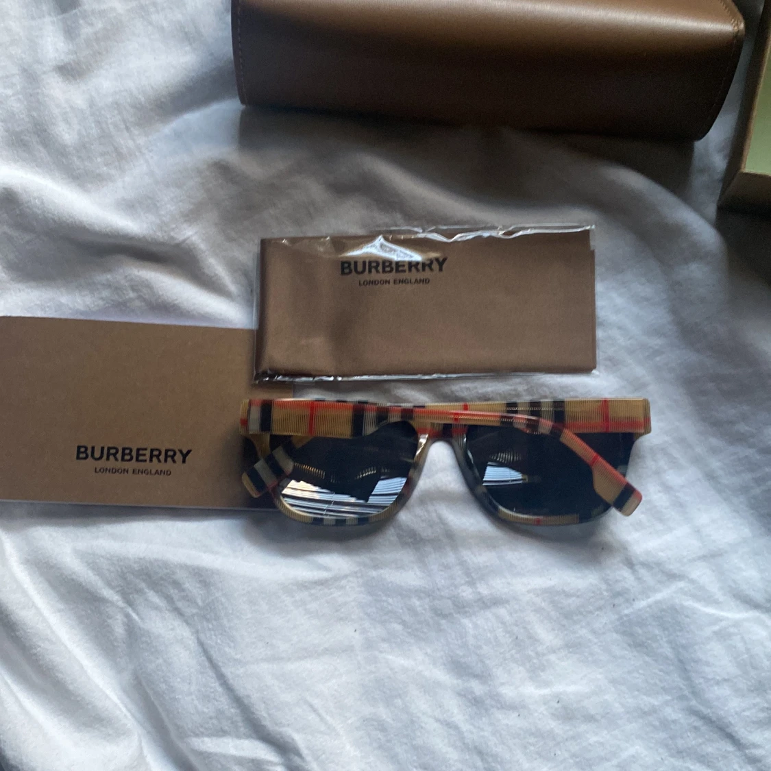 Burberry rutiga solglasögon - 1