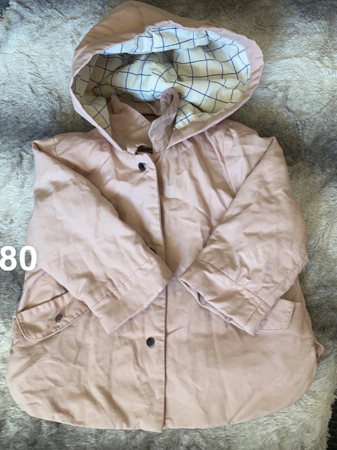 Ljusrosa vinterjacka med huva