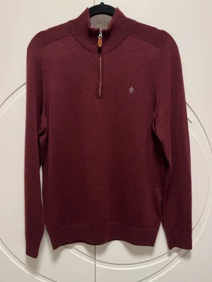 Morris tröja - Morris tröja | strl m | skick 10/10 använd fåtal gånger | pris kan diskuteras vid snabb affär | hör av dig vid frågor och funderingar!