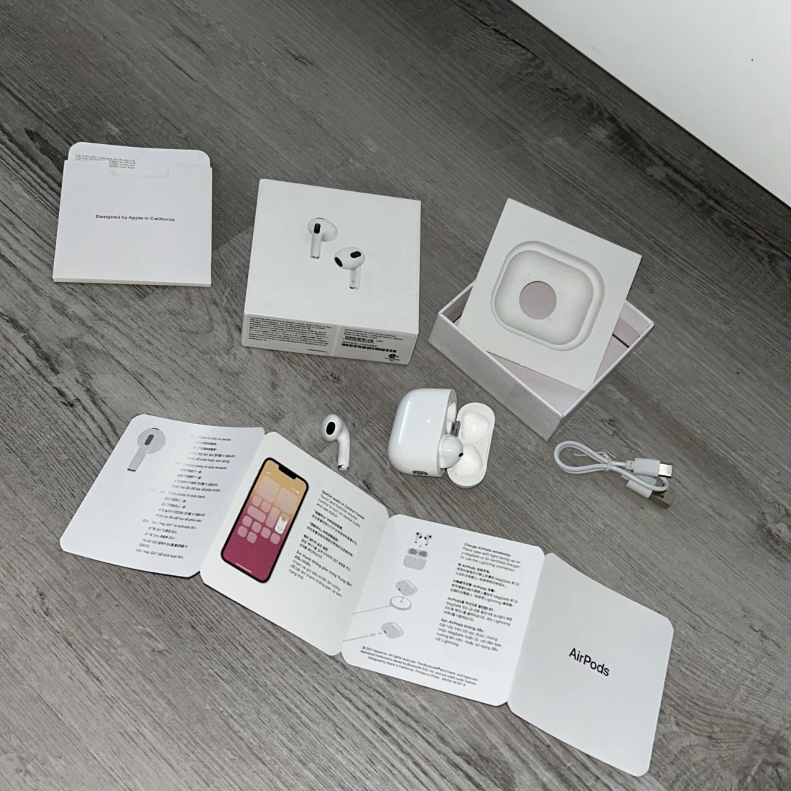 Apple AirPods 3 – komplett i kartong