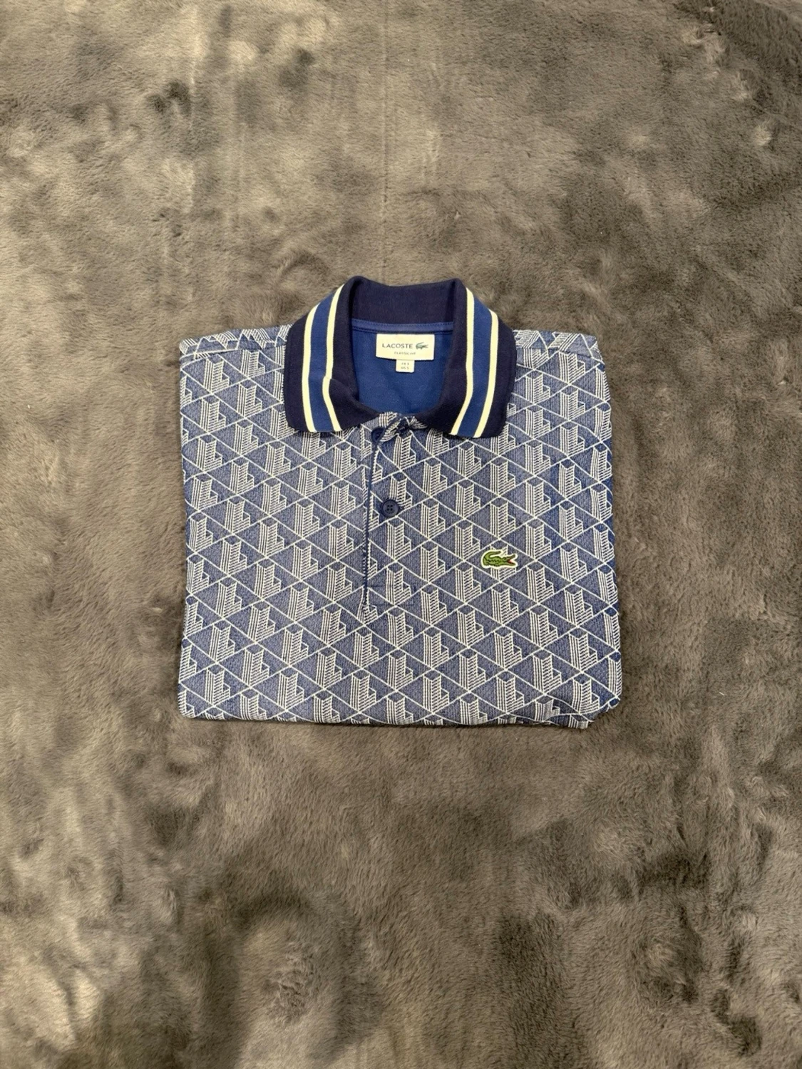 Blå mönstrad piké från Lacoste