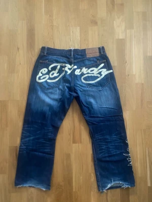 Ed Hardy jeans  - Storlek ”38x34” men är 178 på bilen och använder mig av bälte. Pris kan diskuteras vid snabbaffär!
