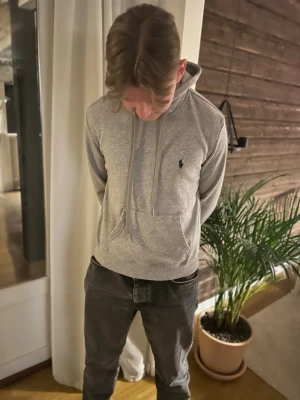 ralph lauren - Snygg tröja från ralph lauren. Skriv om ni är intresserade. Priset går att diskuteras