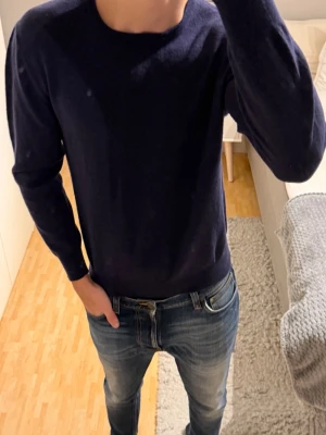 Boggi Milano 100% Virgin Wool Tröja - Boggi Milano 100% Virgin Wool Tröja | Gjord av 100% Virgin Wool🐑| Storlek: S, passar dig mellan 170-180 cm | Skick: 9/10, använd fåtal gånger | Bara att skriva vid funderingar✍️