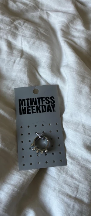 Silver ring  - Silver ring med stenar från weekday💓
