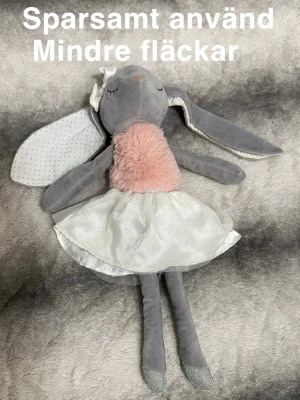 Teddykompaniet kanin - Sparsamt använd men har några obehandlade fläckar. 