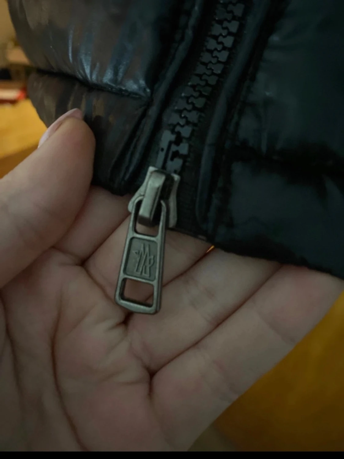 Svart pufferjacka från Moncler - 3