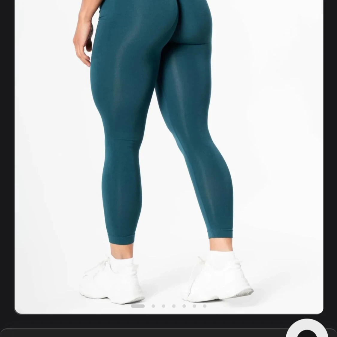 Mörkgröna leggings i syntetmaterial