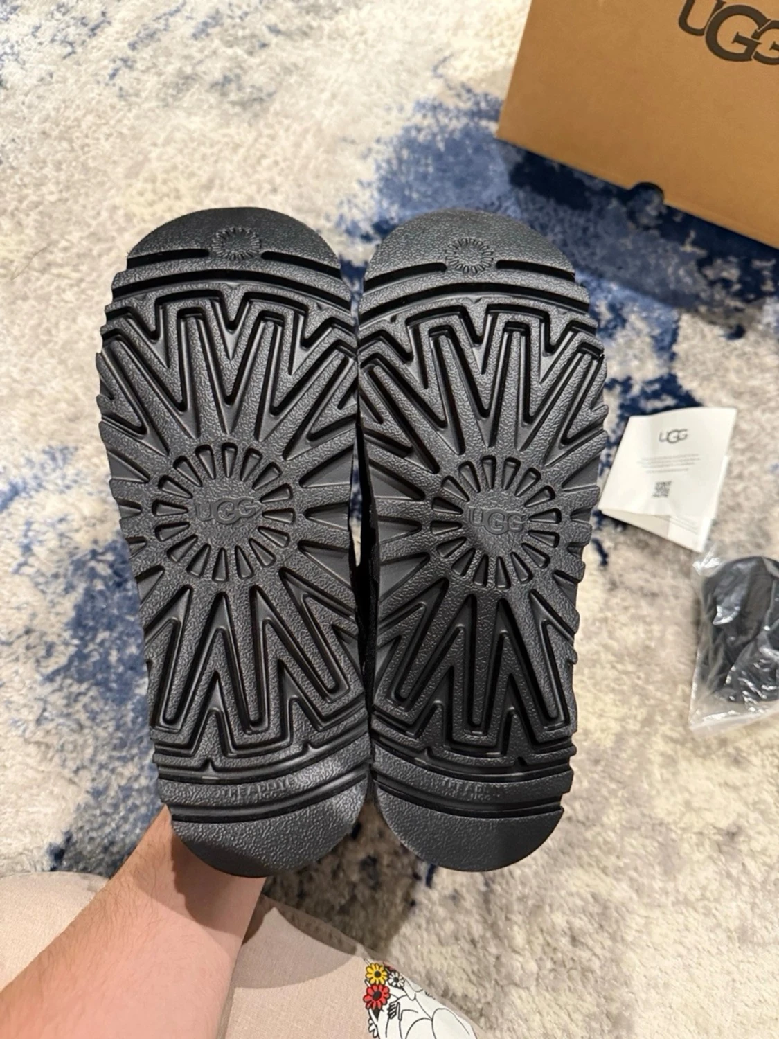 Svarta UGG Lowmel herr - 6