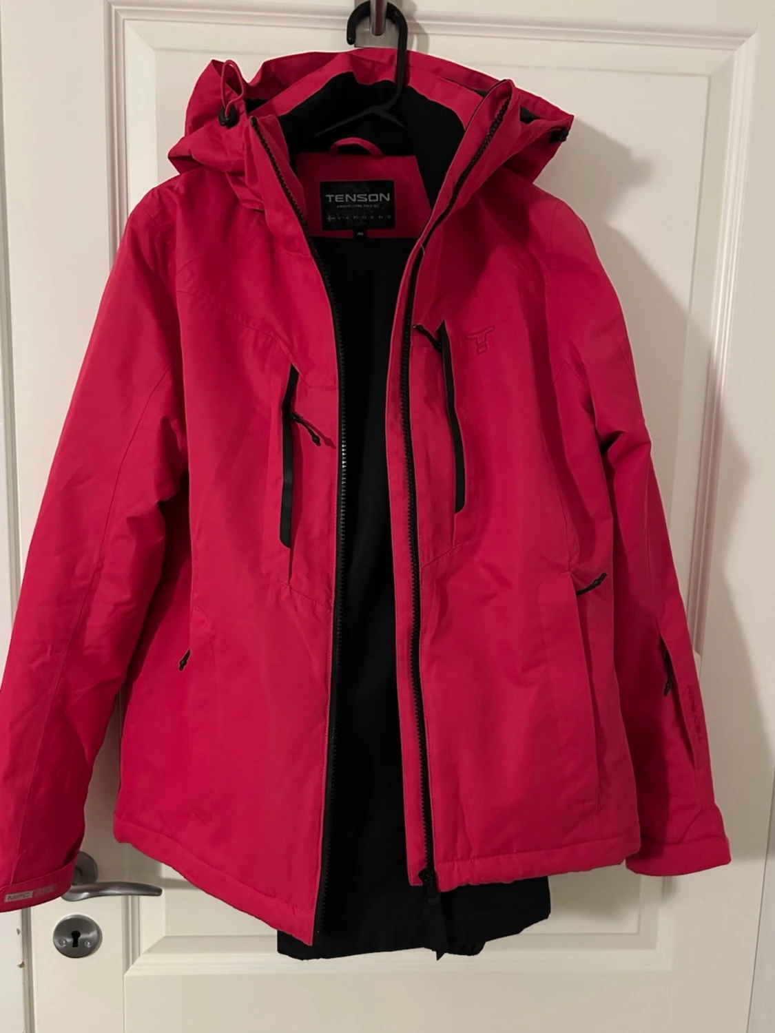 Skidjacka och byxa från Tenson