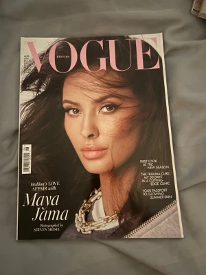 Vogue British August 2023 (Maya Jama) - Säljer för 200, köper du alla tidningar jag har kan du få dem för 2000 eller 3 för 500<3