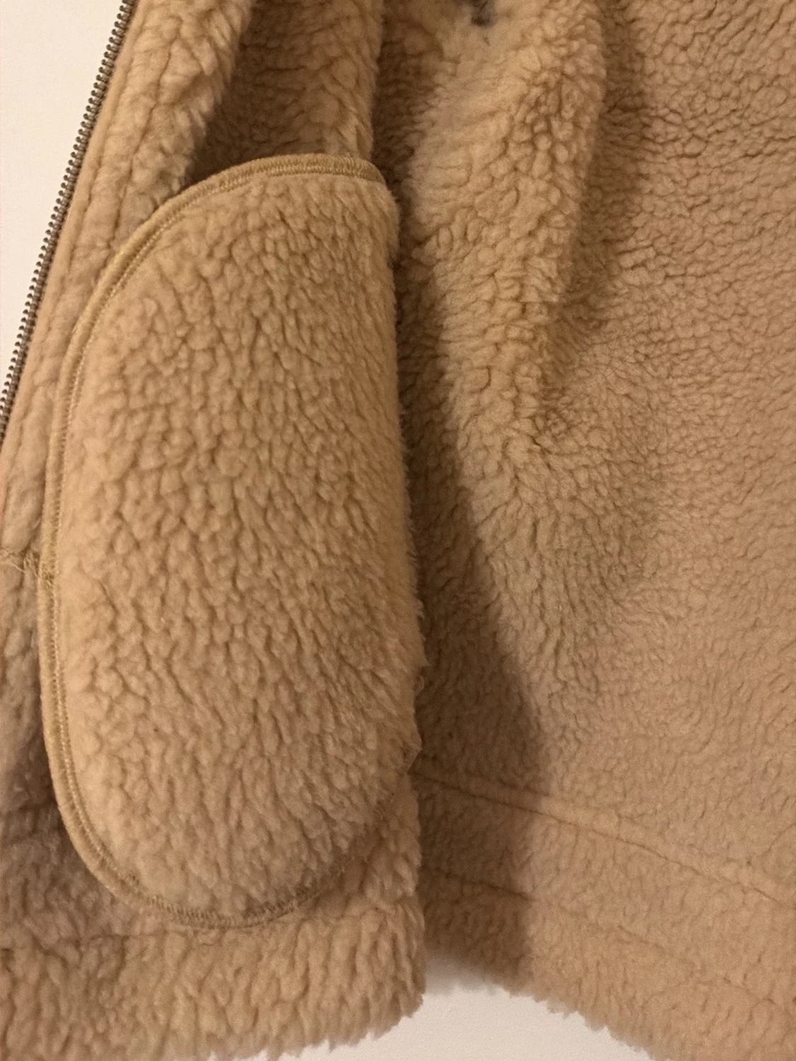 Beige pälsjacka från Storlek S - 2