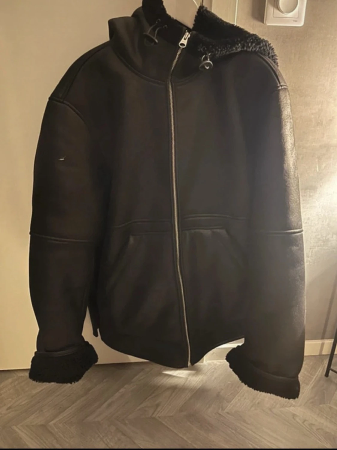 Svart jacka från arket