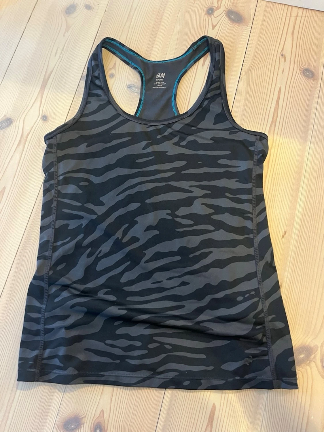 Svart sportlinne med mönster H&M