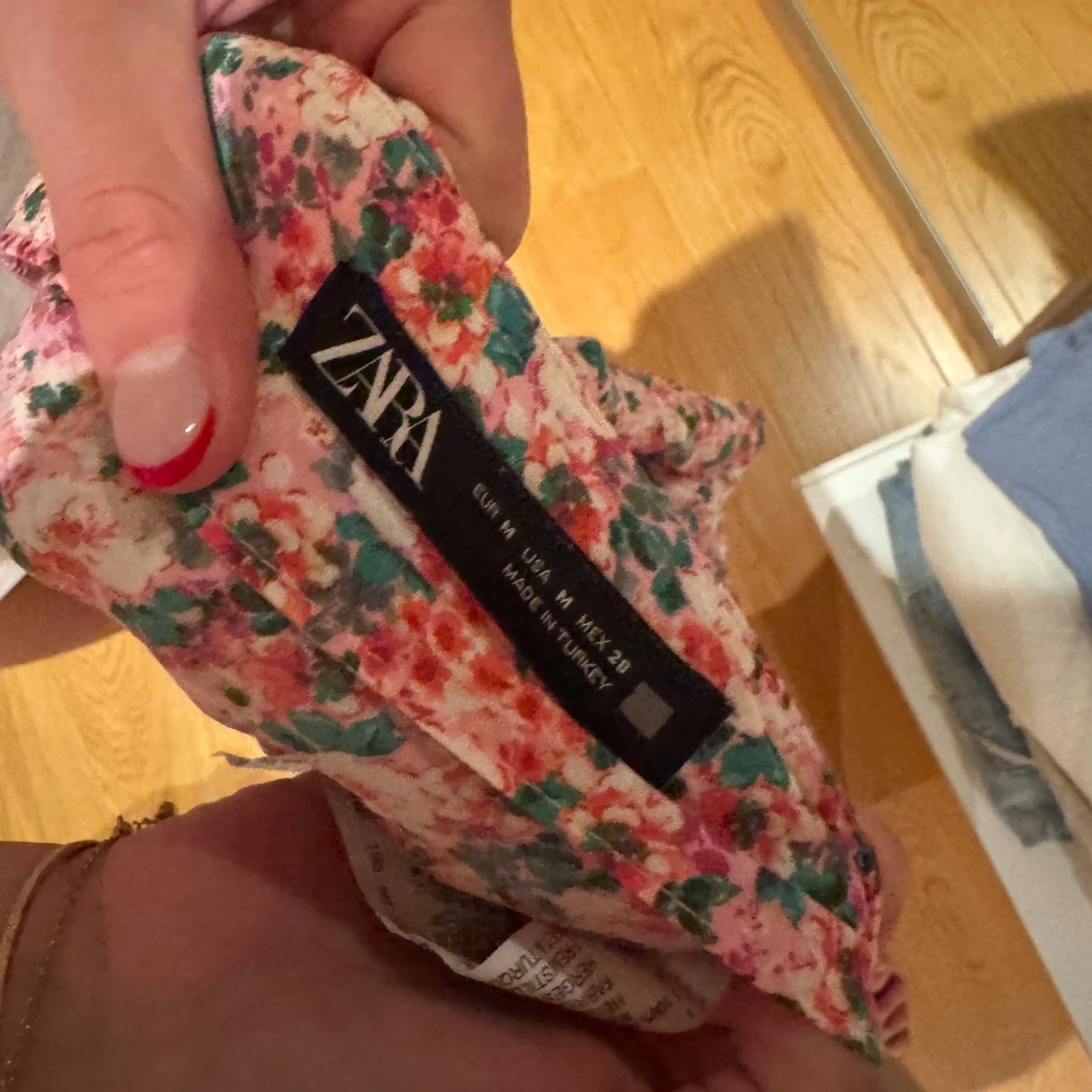 Blommig volangkjol från Zara - 2