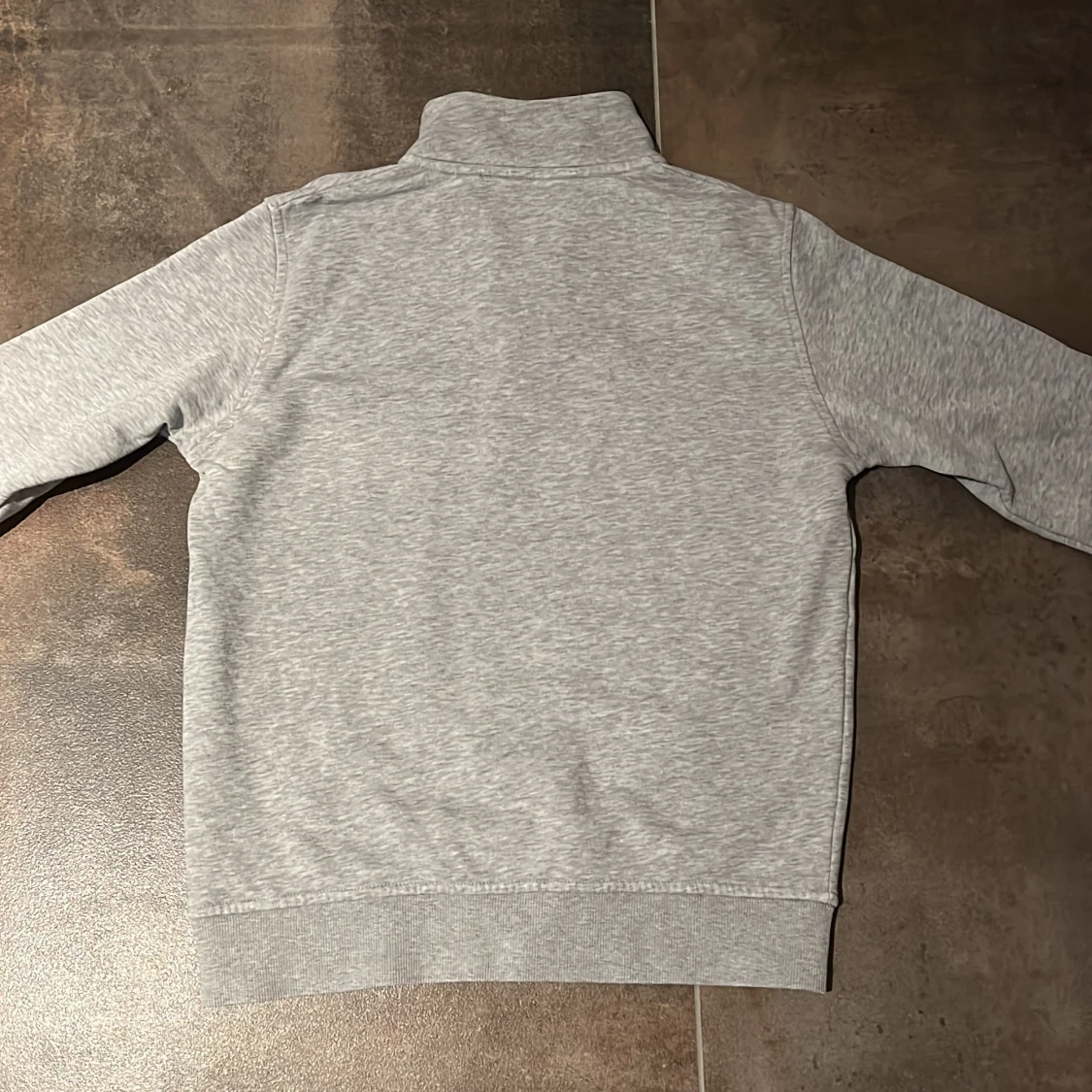 Grå half zip tröja från GANT - 1