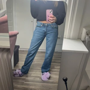 Straight jeans lager - Ett par jätte fina jeans ifrån lager 157 som är storlek S o straight. Använda typ 1 gång och kommer som sagt inte till användning.