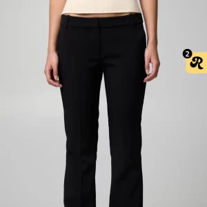 Low waist kostymbyxor  - Använt fåtal gånger ! Köptes för 499kr! Passar mig i längden som är 169