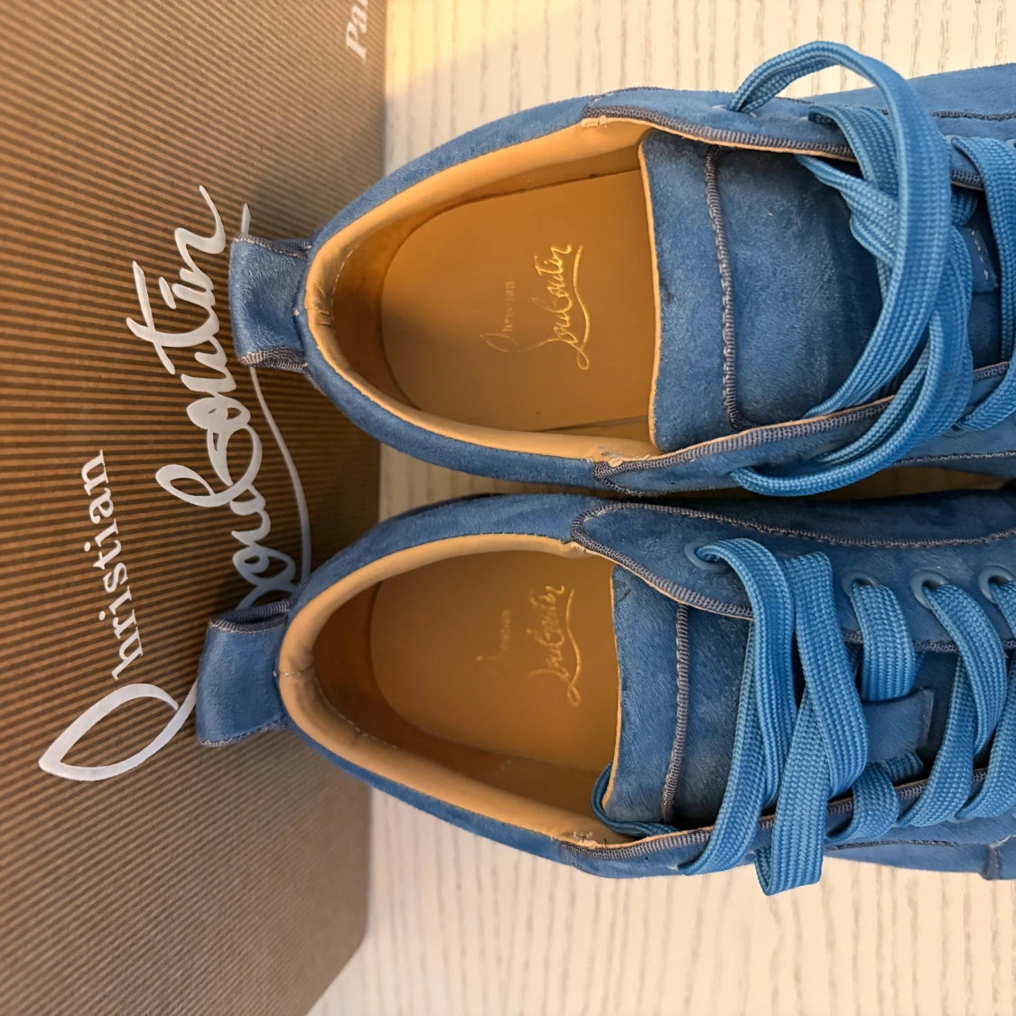 Blå mocka sneakers från Louboutin - 1