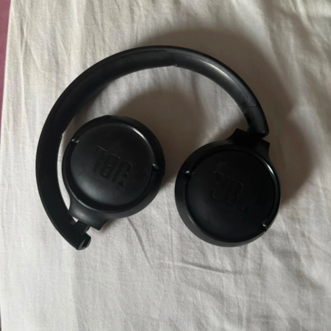 JBL trådlösa over-ear hörlurar