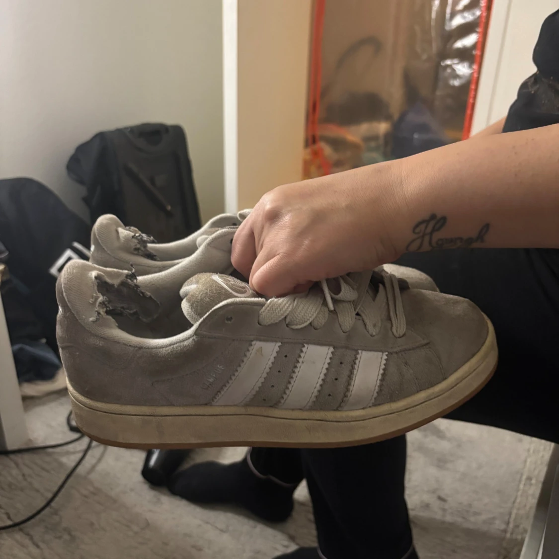 Grå Adidas Campus sneakers i grå - 1