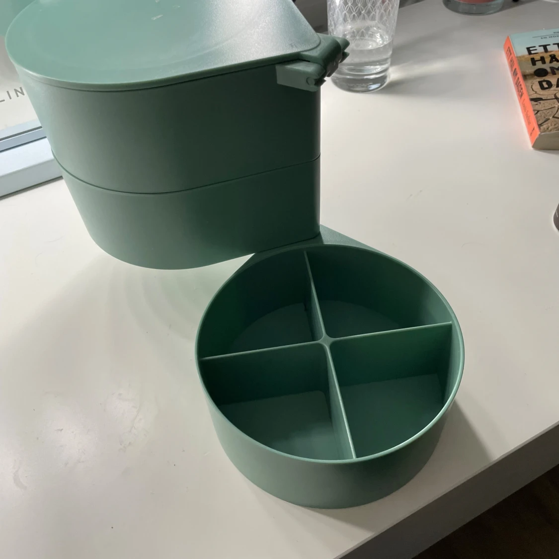 Grön smink- och smyckesförvaring med spegel - 3