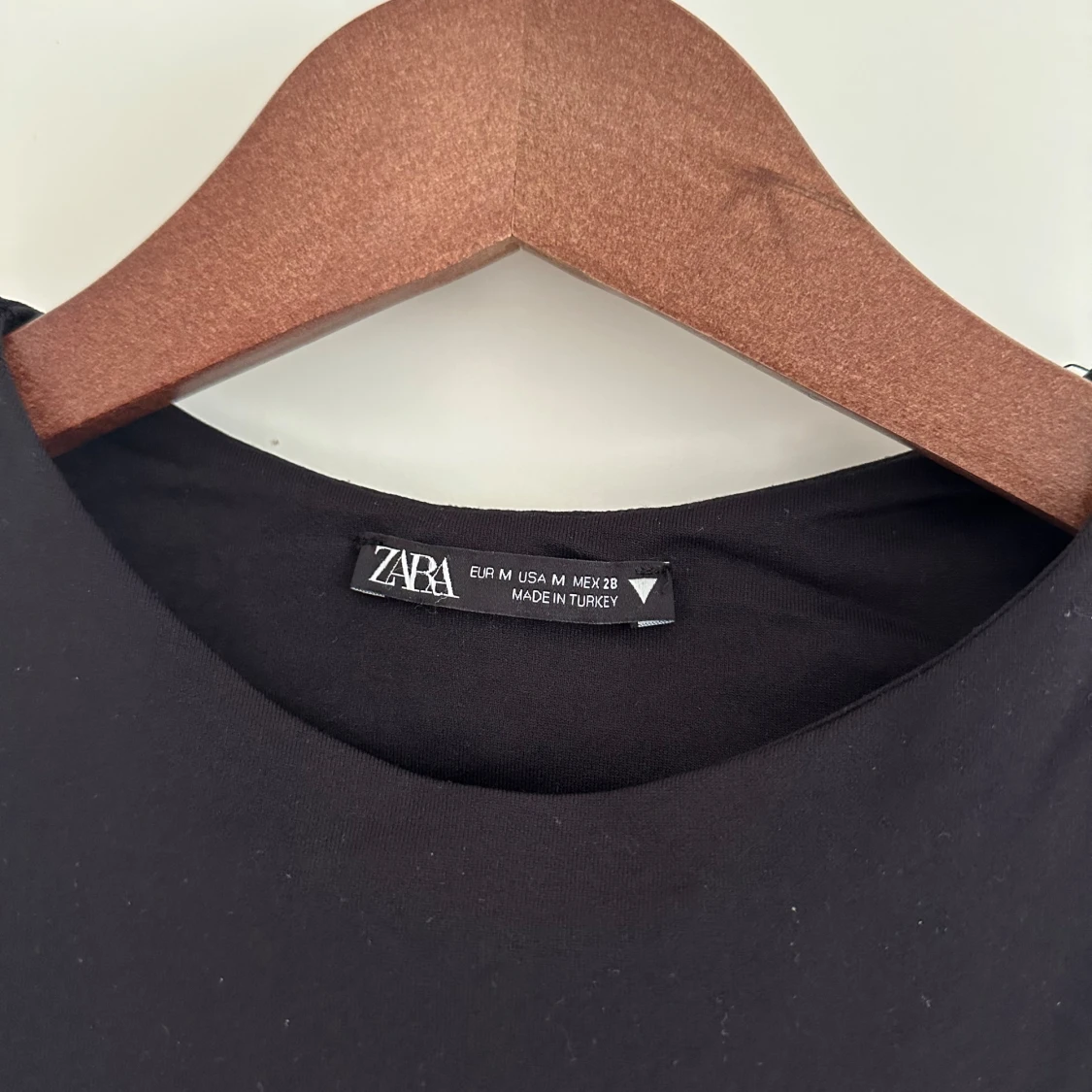 Svart bodysuit från Zara - 2