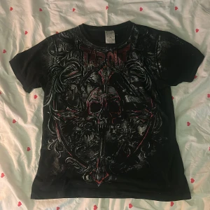 tapout t-shirt  - ascool tapout tröja, köpt second hand, skicka prisförslag !! står XL på den men skulle säga mer som M-L