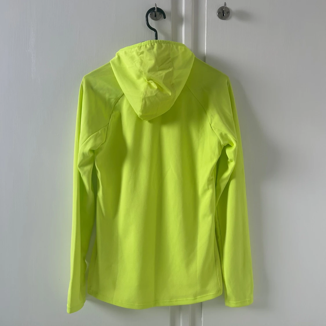 Neongul långärmad träningströja - 4