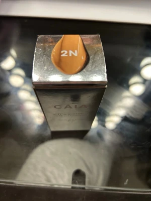 It's Iconic Foundation  - It's Iconic liquid silk foundation från Caia i färgen 2N. Säljer då färgen inte passade mig. Använt 3 gånger.