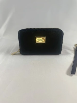 Plånbok svart  - Helt ny oanvänd pris ej hugget i sten 