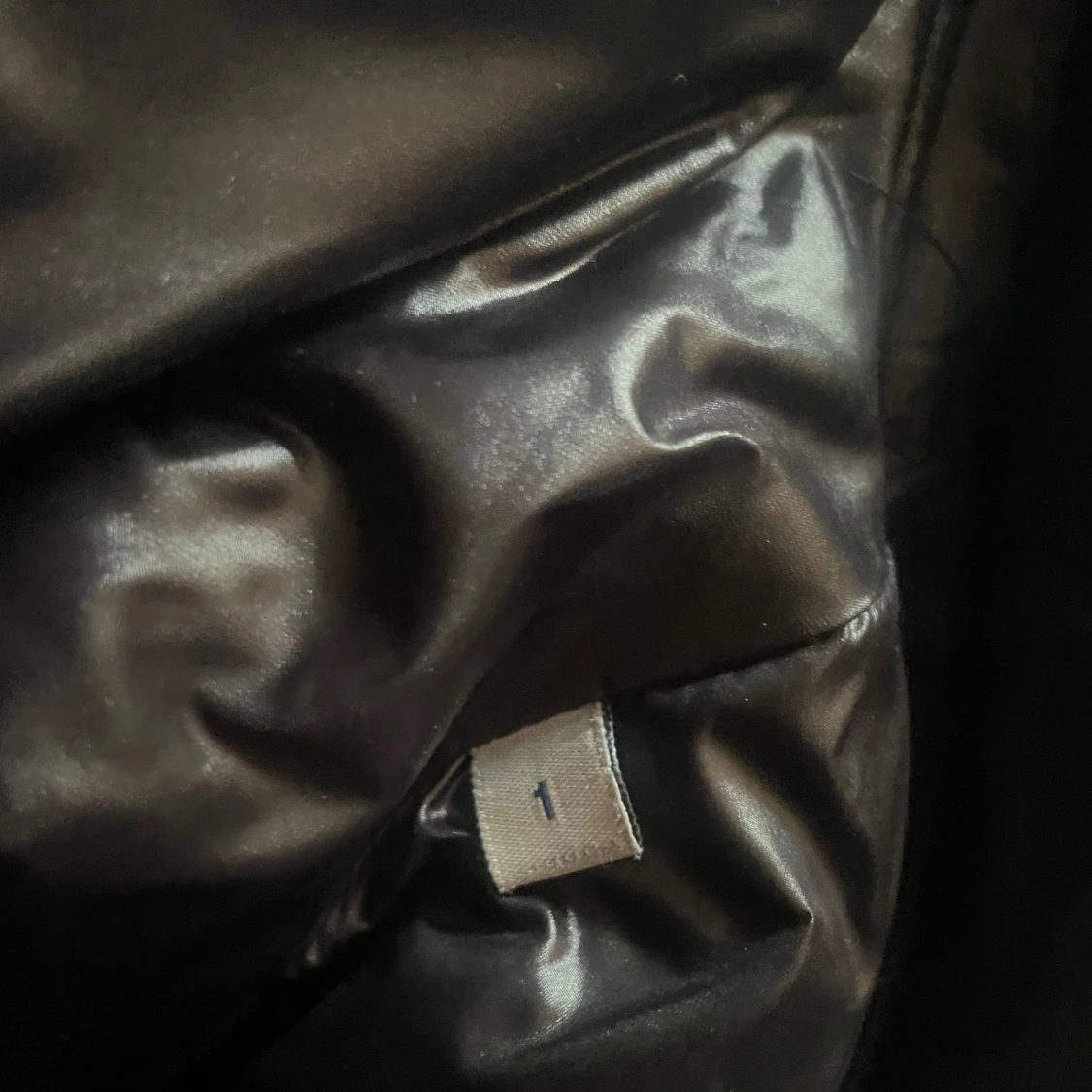 Svart dunväst från Moncler med huva - 3