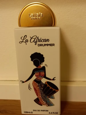 La African Drummer EdP 100ml - Parfym från Lattafa. Använd en gång 