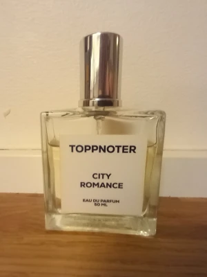 City Romance Eau de Parfum - Parfym från Toppnoter se bild hur mycket använt 