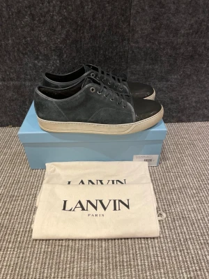 Lanvin skor  - Hej, säljer nu dessa svin snygga lanvin skor. Skorna är i grymt skick! Begränsat antal boxar och dustbag. Hör av dig vid frågor. 