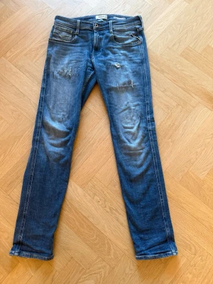 Blå Replay jeans Ambass, W30 men passar större - Replay jeans Ambass för lågt pris!! W30 men passar större!! Öppen för frågor!!