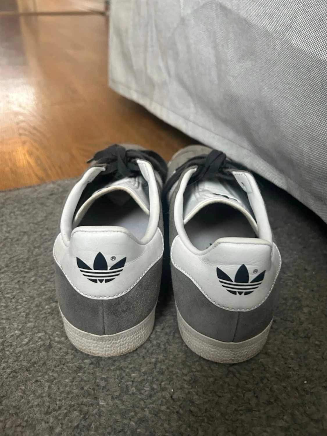 Adidas Gazelle grå/vita sneakers - 2