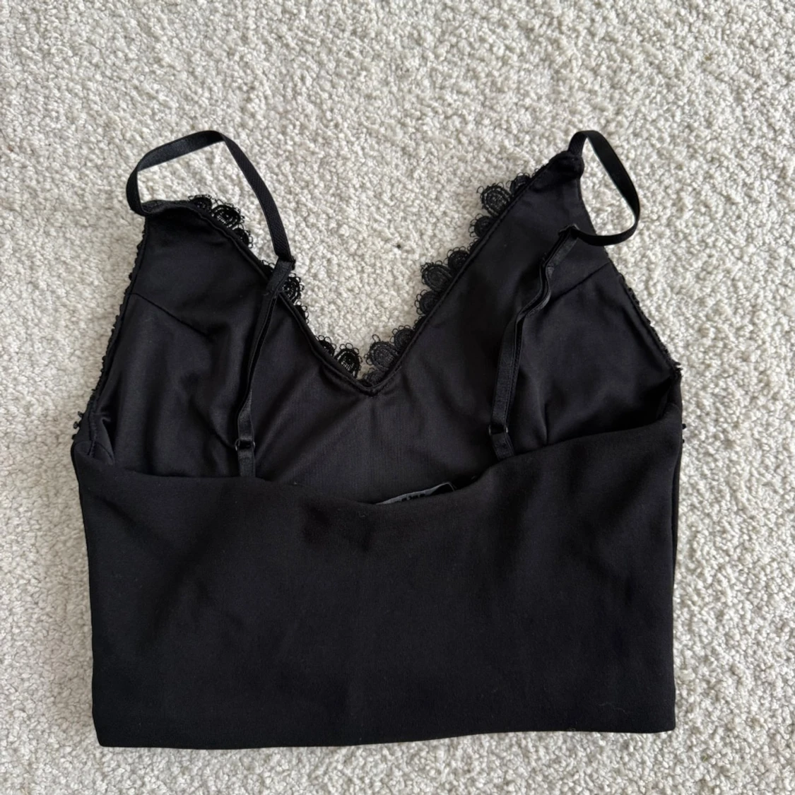 Svart spetslinnetopp från BikBok - 1